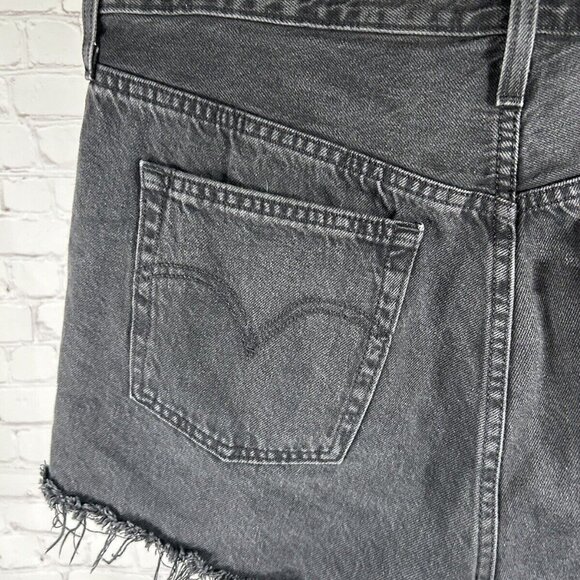 Levis 501 Button Fly High Rise Black Raw Hem Cut Off Shorts Sz 32 (32 x 2.5) - Picture 10 of 12